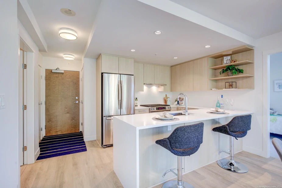 8288 Granville Avenue - Photo 2 of 11