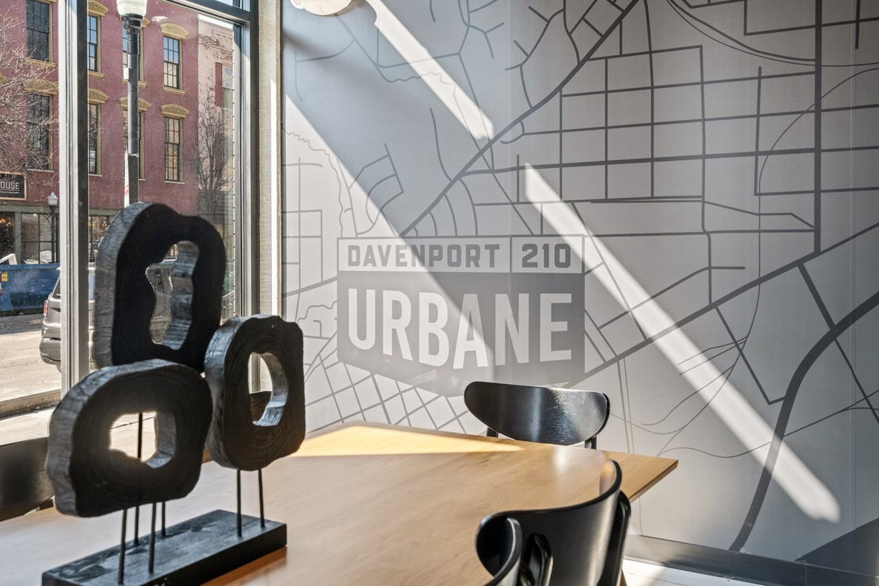 Urbane 210 - Photo 4 of 24