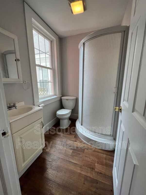 239 S Ann St - Photo 3 of 14