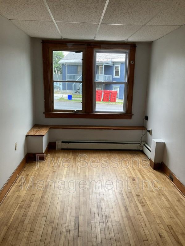 9 Chase Street - Photo 5 of 13