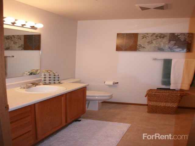 Highland Crest Apartments - Photo 2 of 36