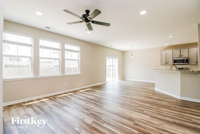232 Oglethorpe Cir - Photo 2 of 15