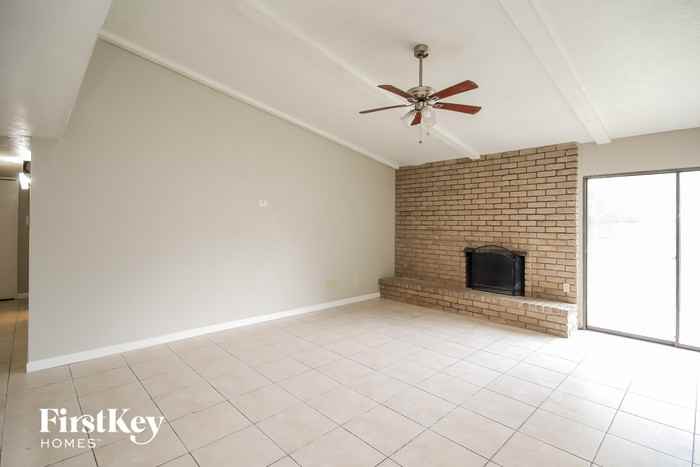 7326 La Mesa Dr - Photo 3 of 15