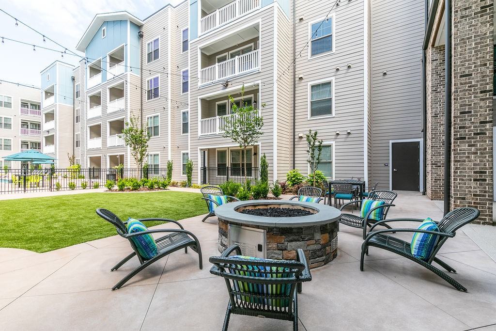 Annabelle on Main - Photo 6 of 41