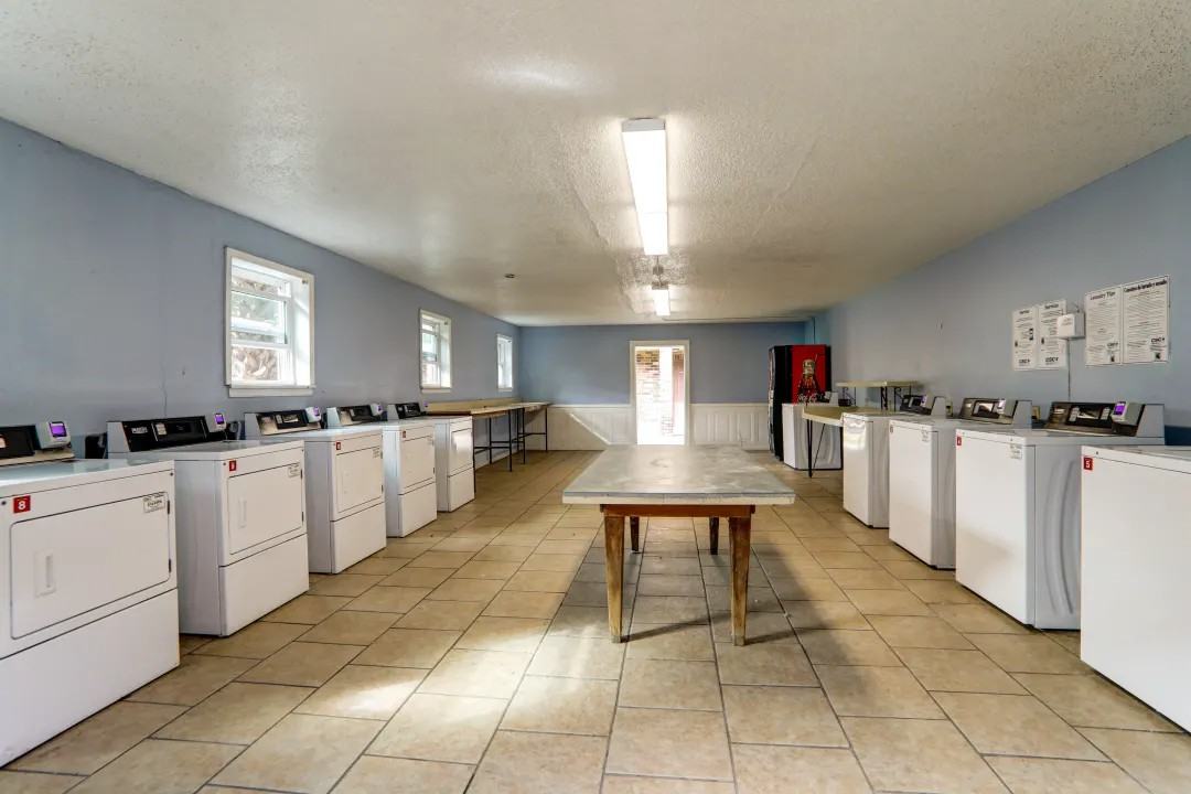 Broadmoor Plantation Apartments - Photo 6 of 22