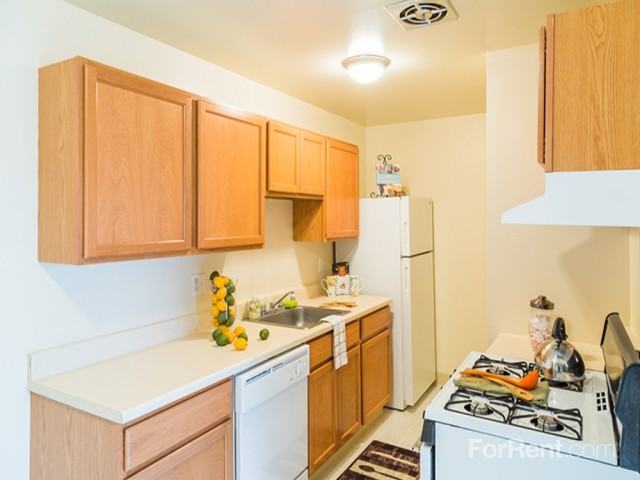 Creek Club Apartments 1147 W Grand River Ave, Williamston, MI 48895