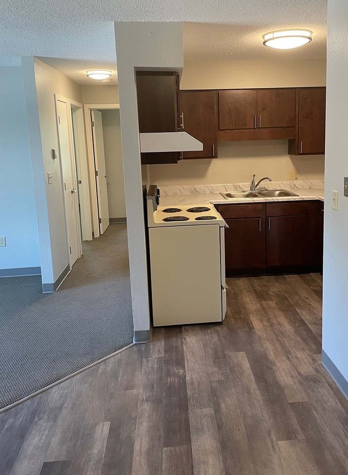 505 5th Street Southwest - Photo 3 of 9