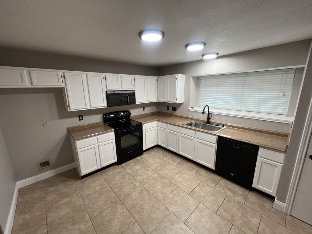 4010 Knollbend - Photo 2 of 24