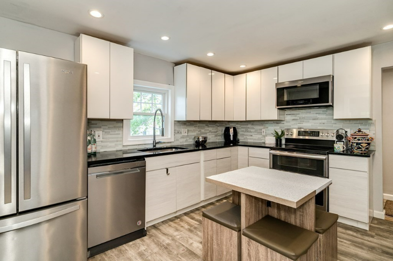 8 Sylvia St - Photo 3 of 10