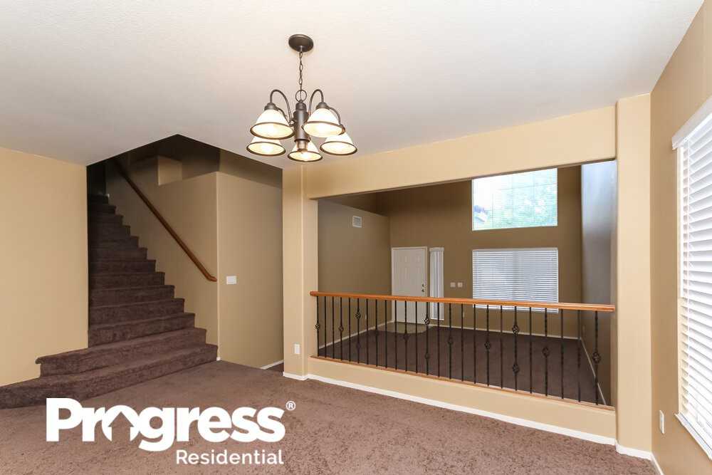 5136 Marsh Butte St - Photo 2 of 15