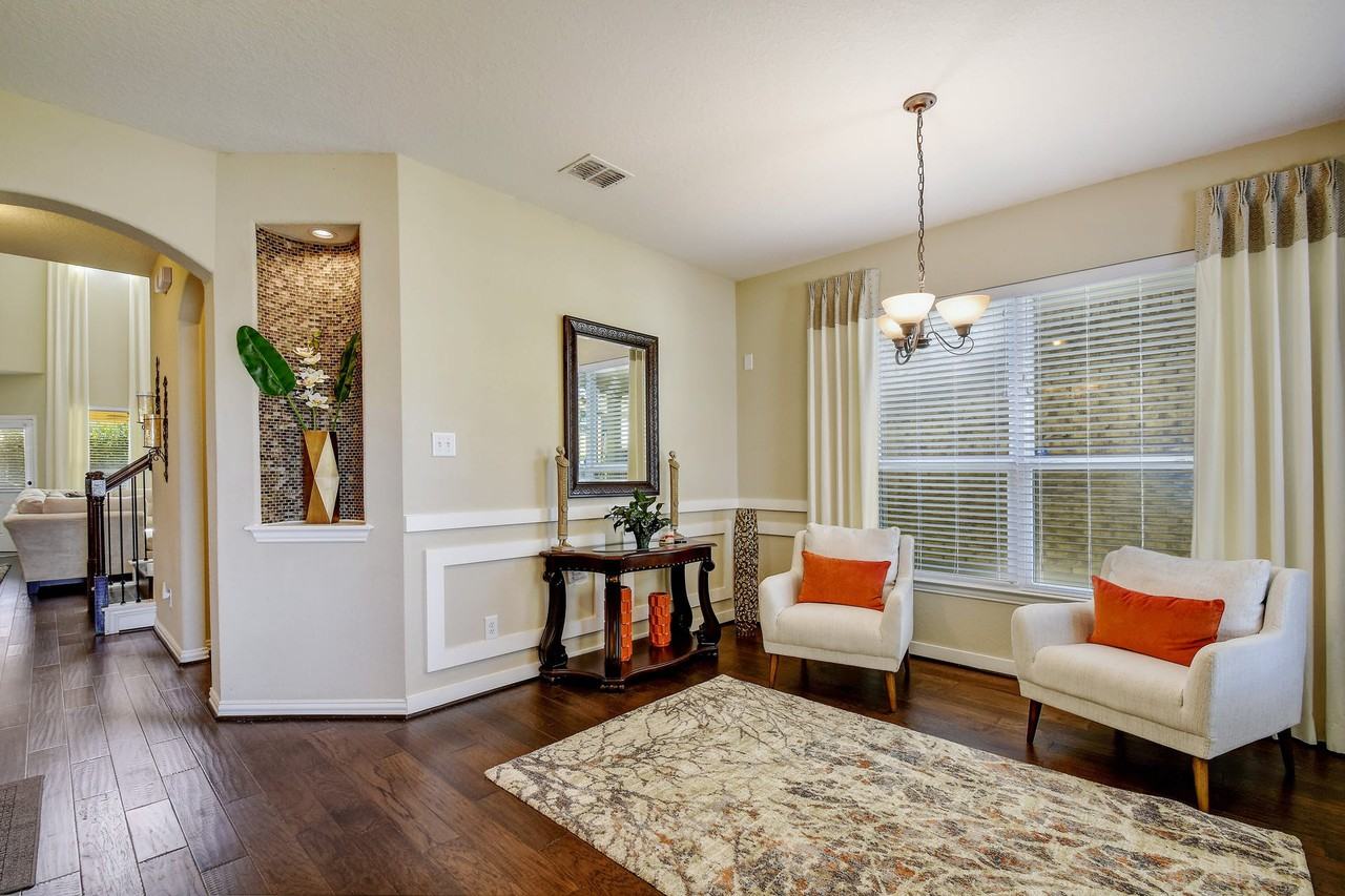 7830 Cool Spring Drive - Photo 4 of 35