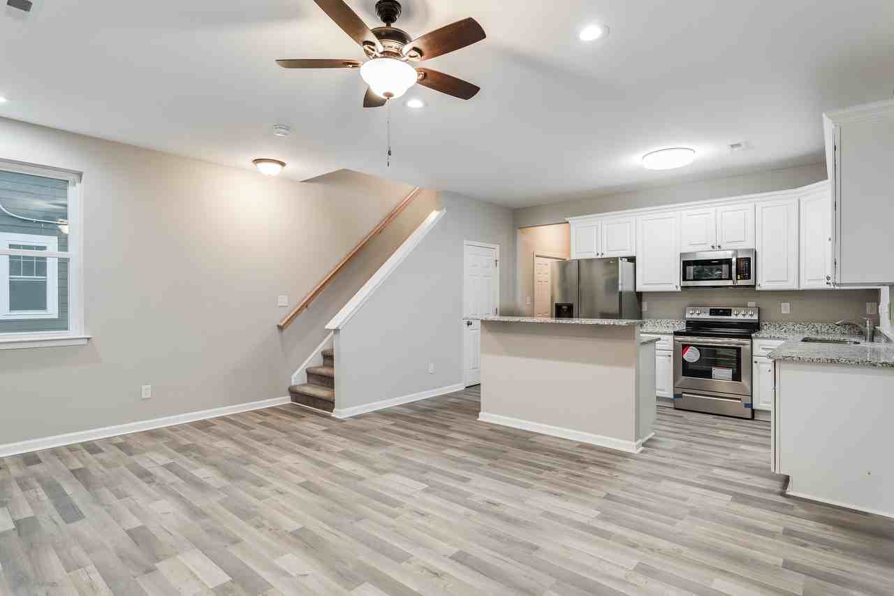 890 Johnson Ave - Photo 3 of 10