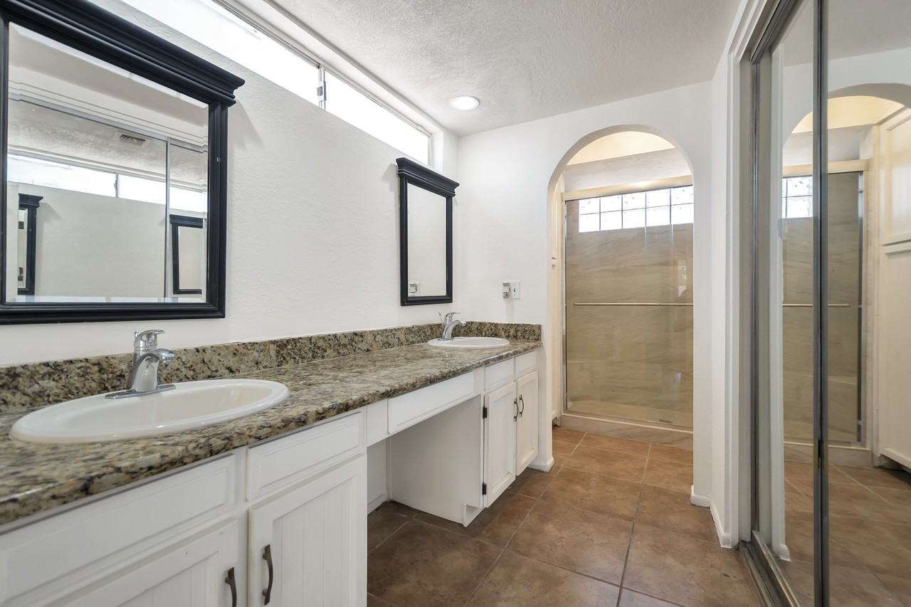 552 W Kilarea Ave - Photo 2 of 15