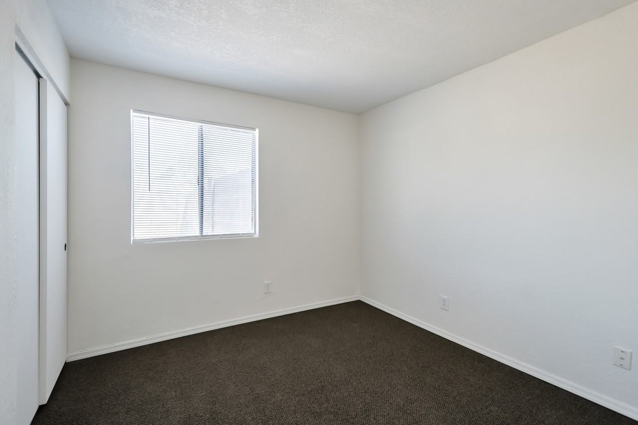 552 W Kilarea Ave - Photo 6 of 15