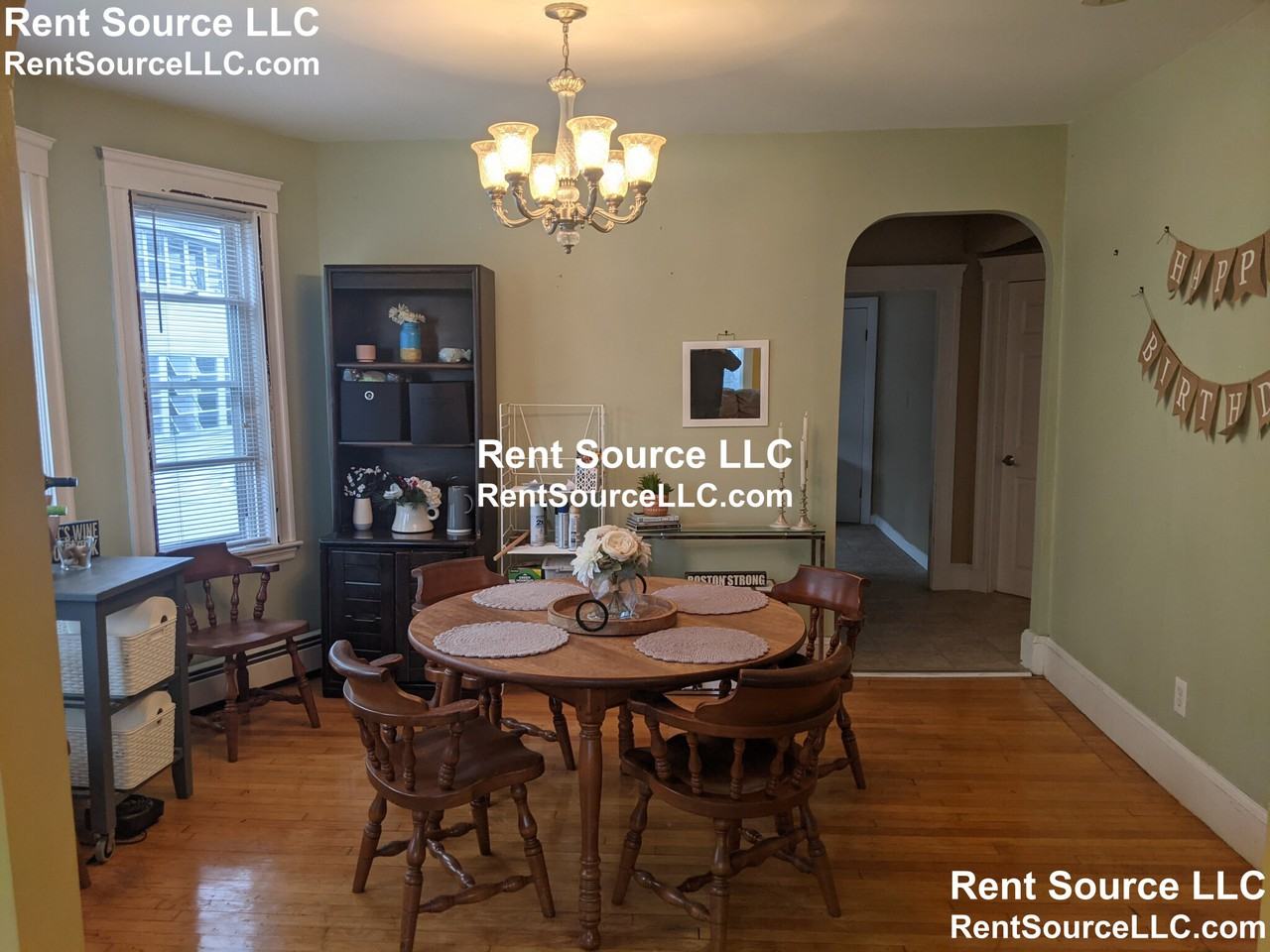 138 W Adams St - Photo 2 of 33