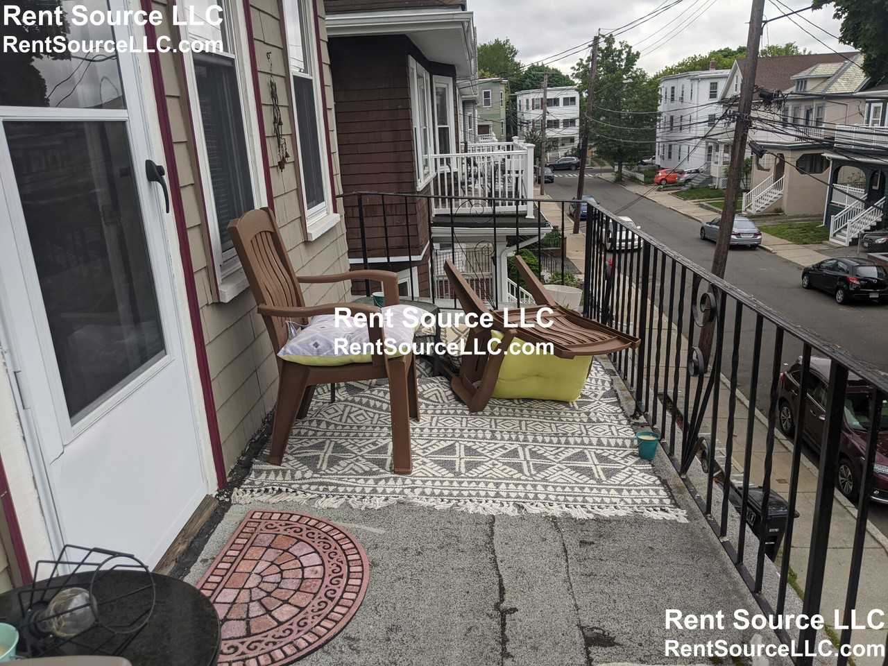 138 W Adams St - Photo 5 of 33