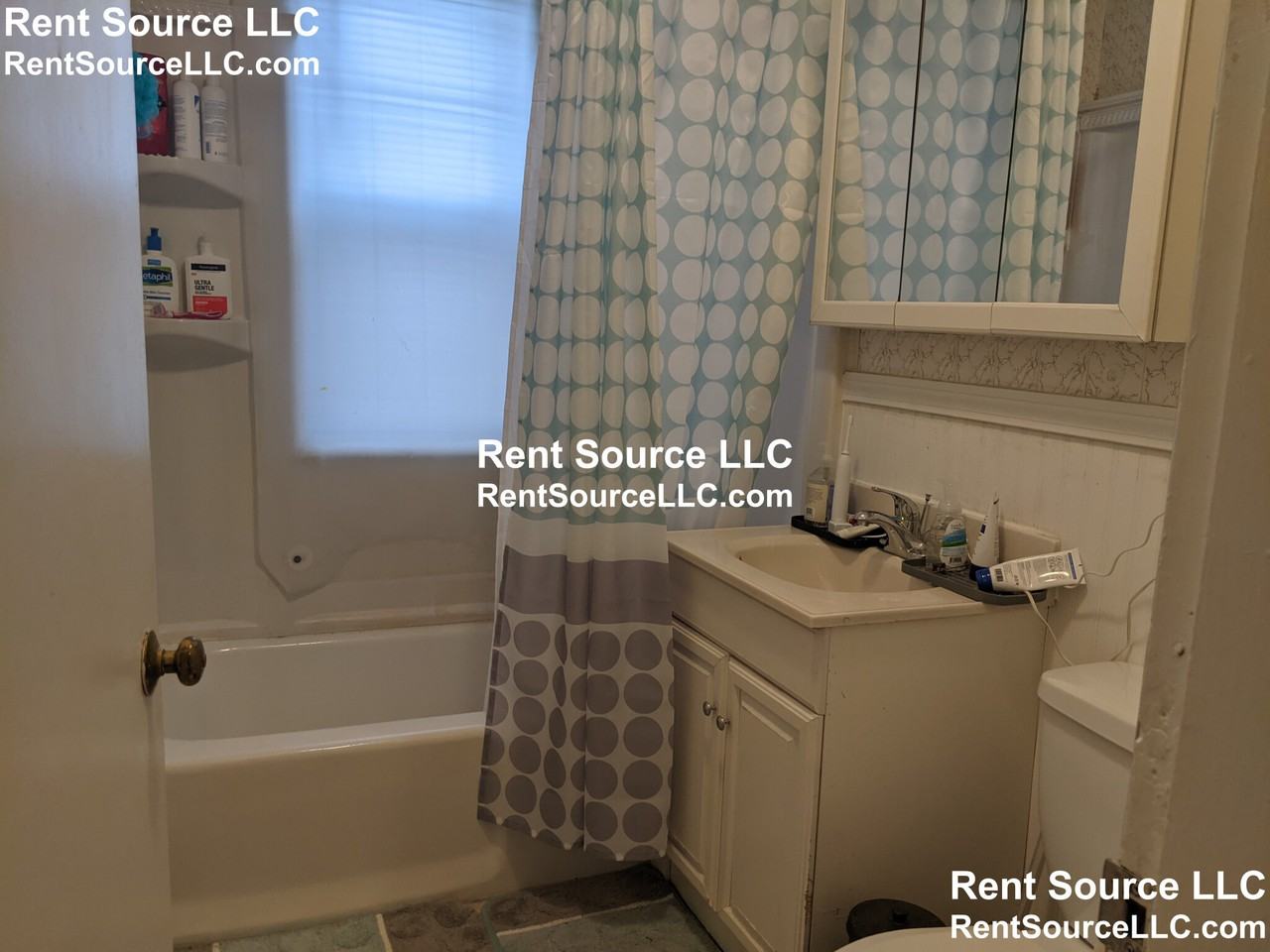 138 W Adams St - Photo 7 of 33