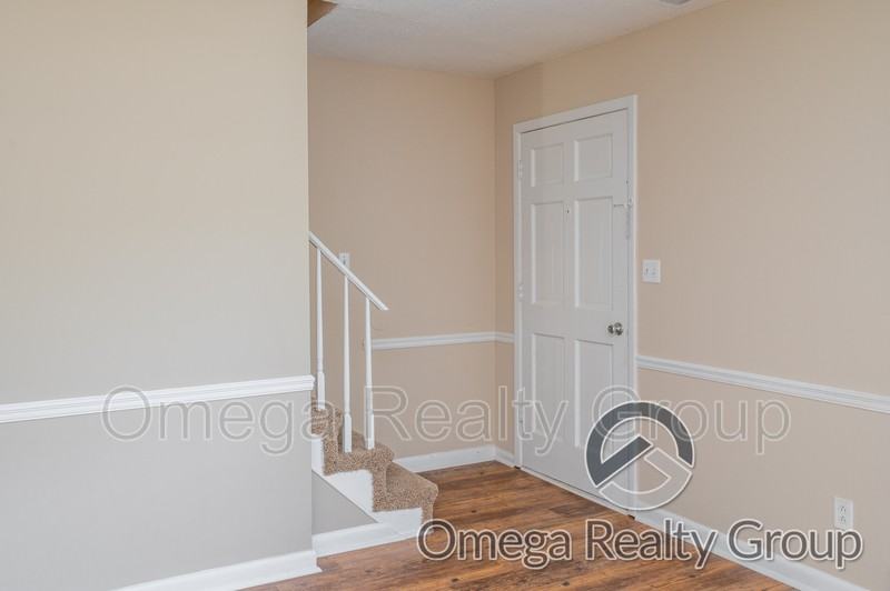 2111 16th St #3 - Photo 5 of 30