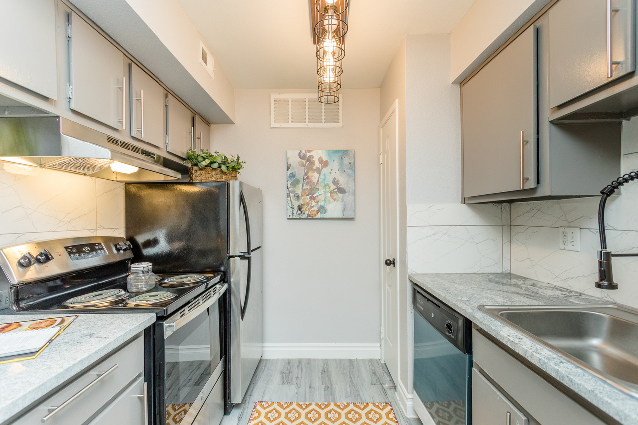 La Estancia Apartments - Photo 2 of 22