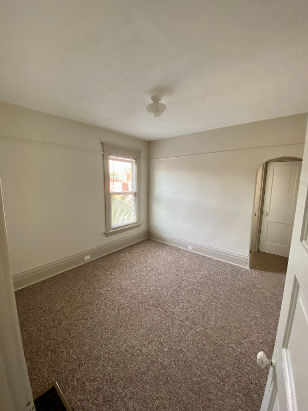 418 Waukazoo Ave #4 - Photo 4 of 7