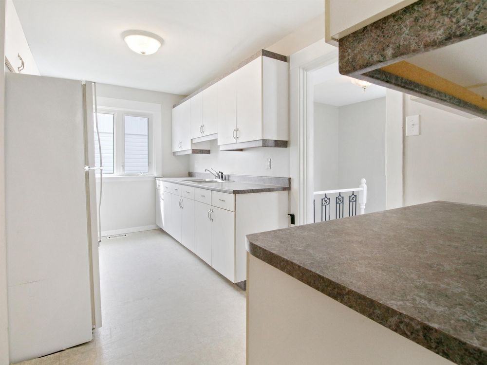 100 Atkinson Ave - Photo 2 of 29
