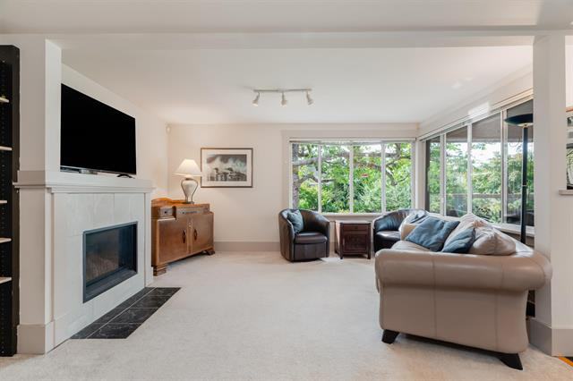 3804 Cambridge St - Photo 3 of 40