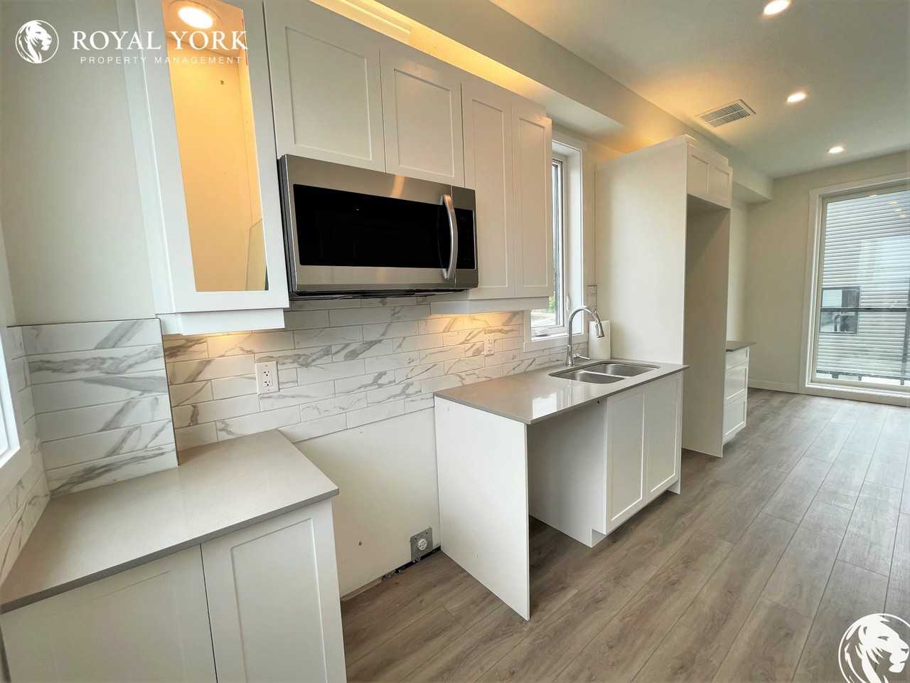 658 Victoria St N #E - Photo 2 of 27