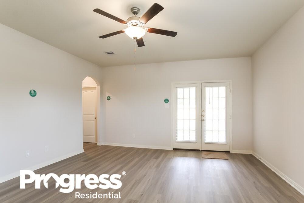 25418 Cypress Bend Dr - Photo 3 of 16
