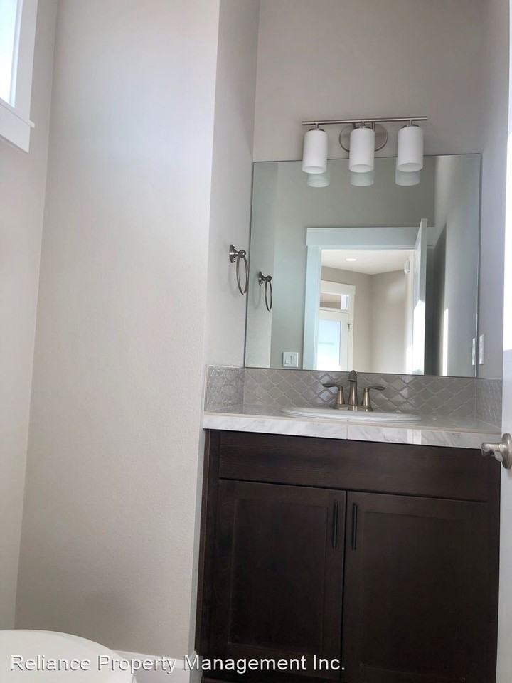 101 Ne 30th Ave - Photo 2 of 23