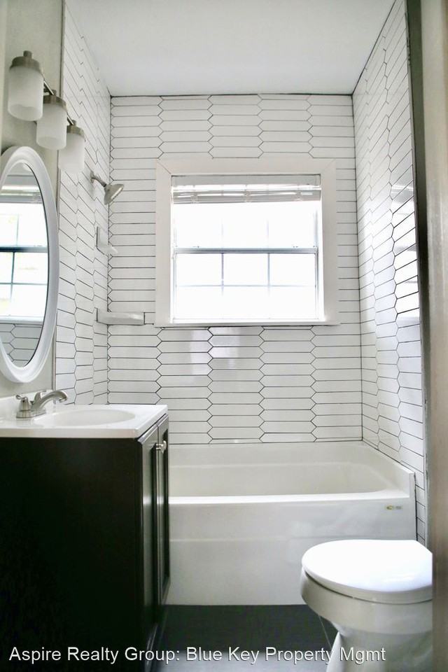 714 S Valentine St - Photo 3 of 14