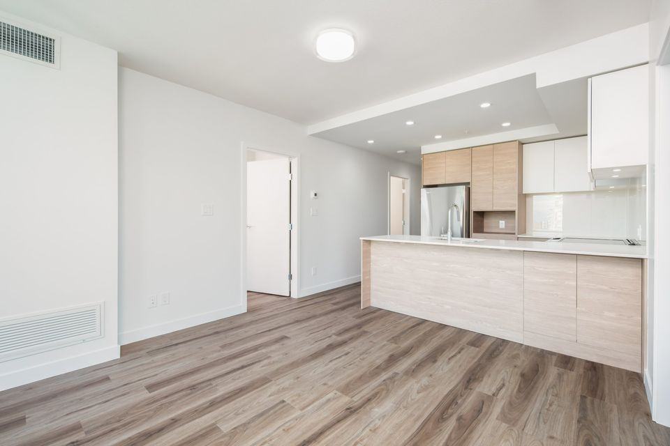 The Line - Photo 2 of 9