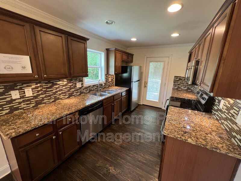 2074 Hilburn Dr Se - Photo 2 of 22