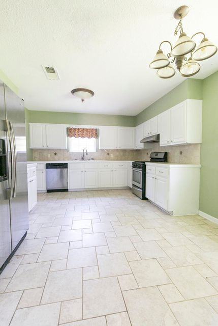 109 Thomas Drive #1 - Photo 3 of 18