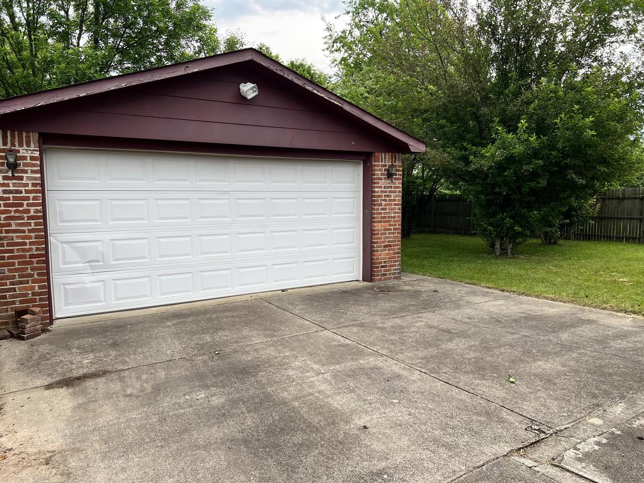 5807 Larkgrove Dr #1 - Photo 3 of 3