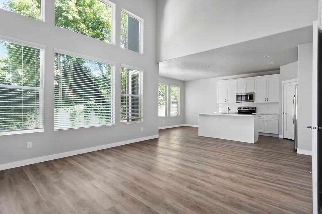 735 Zekes Ct #735 - Photo 3 of 34