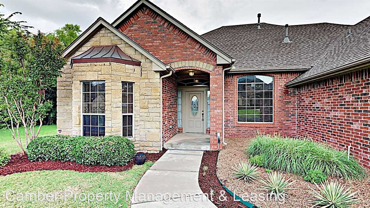 1725 Nw 185th St - Photo 2 of 22