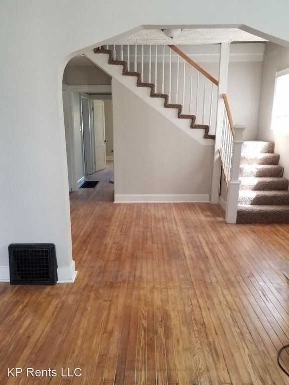 1016 Marshall Ave - Photo 2 of 12