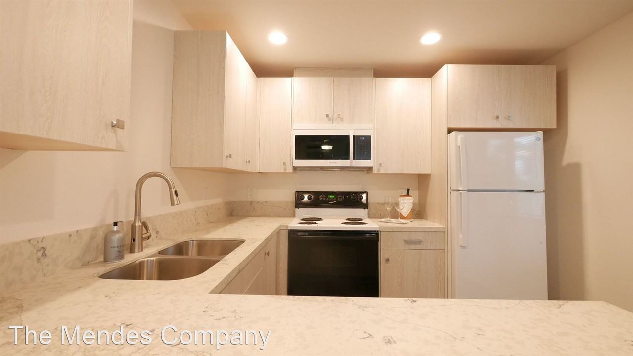 4032-4034 North Bonita St. - Photo 3 of 15
