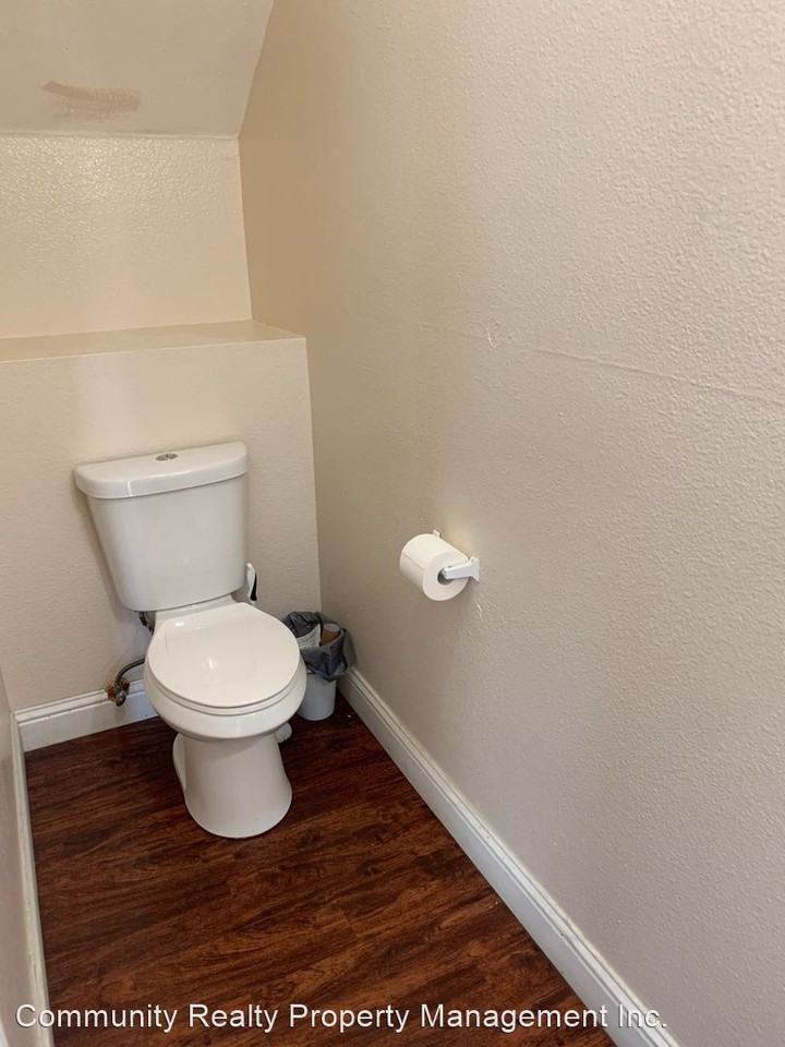 8850 Macarthur Blvd - Photo 3 of 5