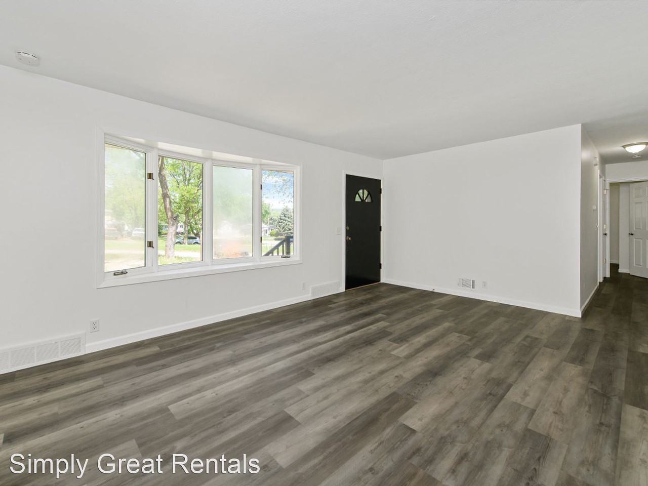 3209 Cornhusker Dr - Photo 3 of 24