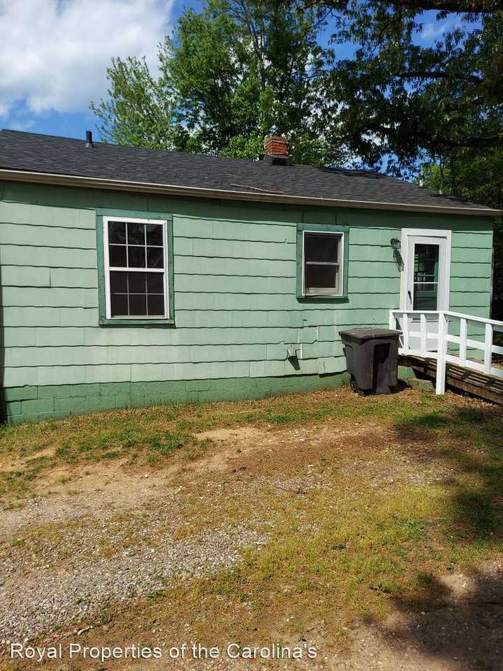 819 Charlotte Ave - Photo 2 of 10