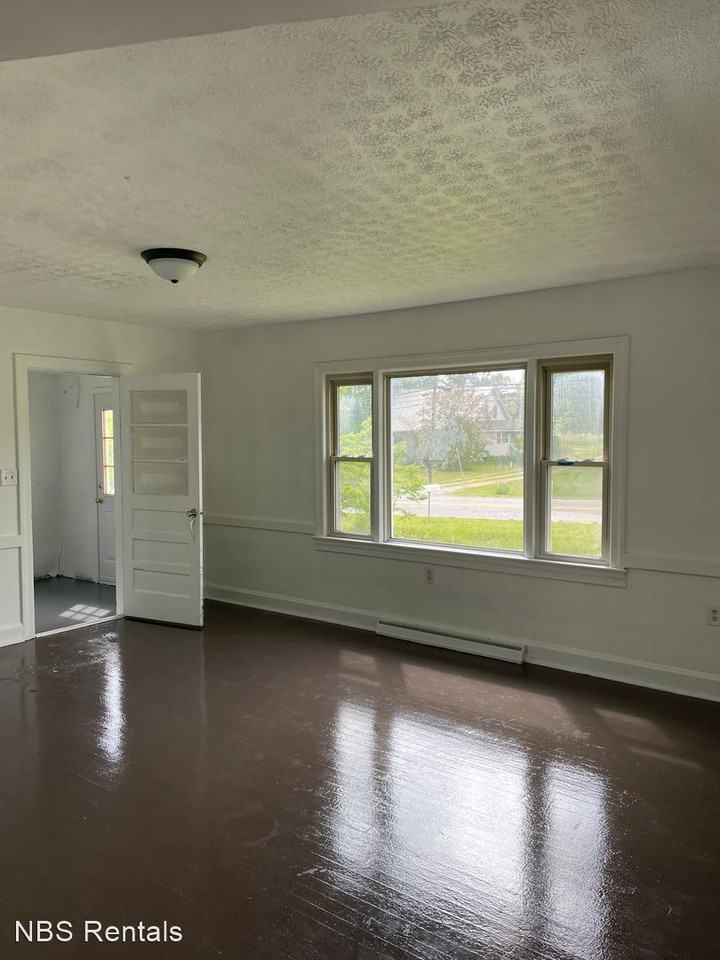 4625 Shula Dr - Photo 2 of 5