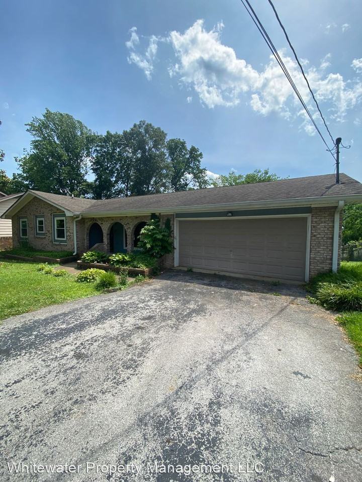 910 Wesley Dr - Photo 2 of 26