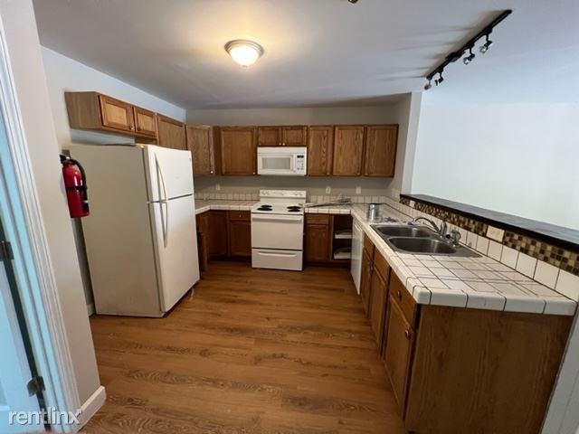 916 Avon Ave #101 - Photo 2 of 10