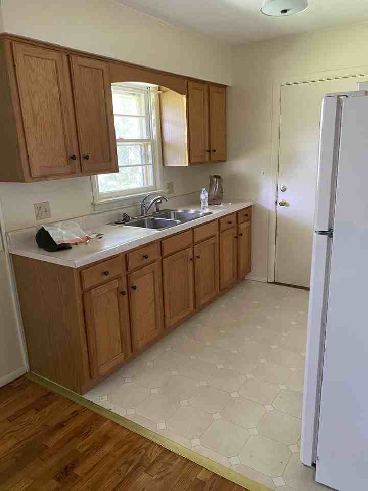 706 S Taylor Dr #1 - Photo 2 of 8