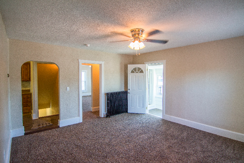 4019 Church St - Photo 4 of 12