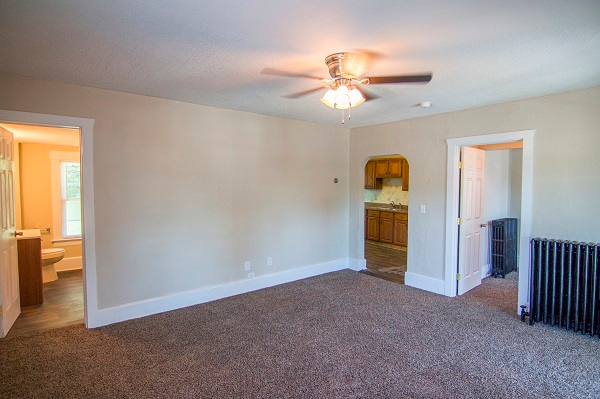 4019 Church St - Photo 5 of 12