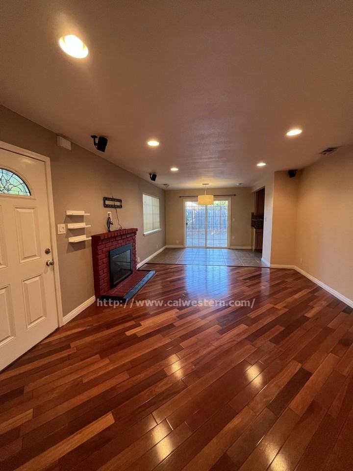 5459 Mary Jo Way - Photo 2 of 16
