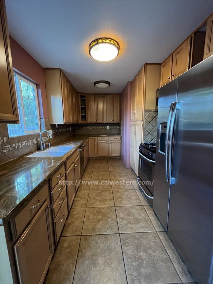 5459 Mary Jo Way - Photo 3 of 16
