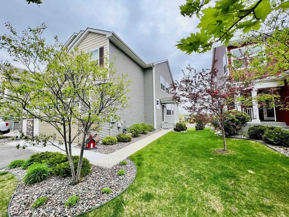 9521 Roosevelt Dr - Photo 3 of 34